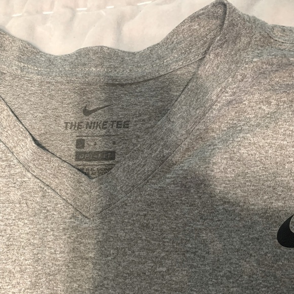 Nike Dri-Fit Tee Shirt Top V-Neck Grey w/Black Swoosh Mens L - Picture 3 of 5